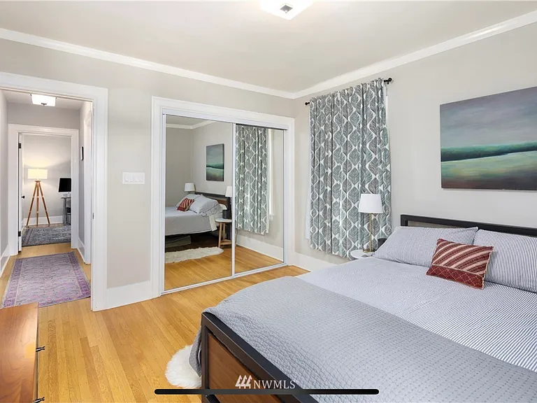 5018 35th Ave NE — Photo 7