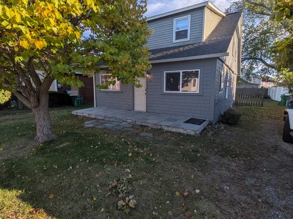 70 Walton Ave, Warwick, RI 02886