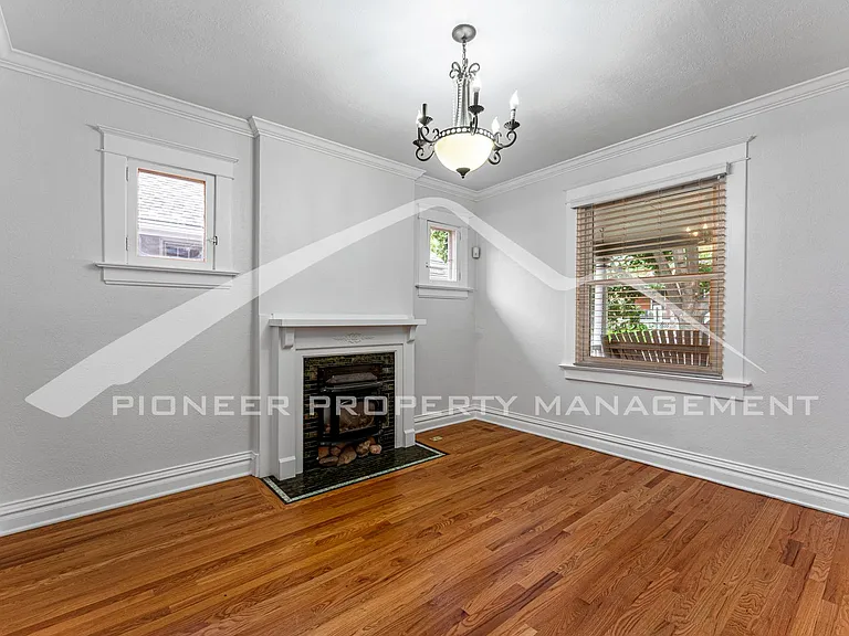 3256 Meade St — Photo 5