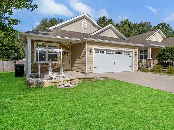 2nd image of 1910 Sagebrook Dr