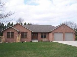 3211 W Shorewood Dr, La Porte, IN 46350