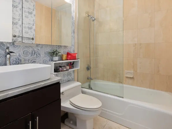 250 South End Avenue 3B image 6 of 6