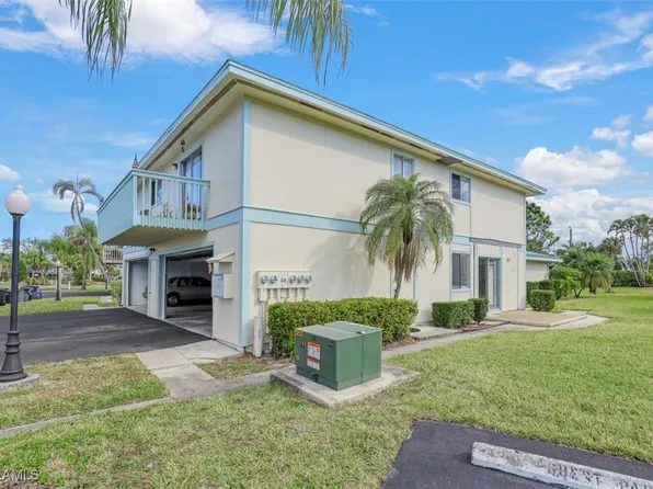 5848 Queen Elizabeth Way APT 2, Fort Myers, FL 33907
