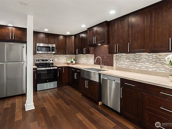 3rd image of 4316 W Lake Sammamish Parkway SE #H103