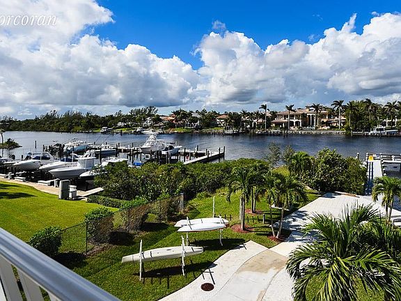 2nd image of 631 Bay Colony Dr S