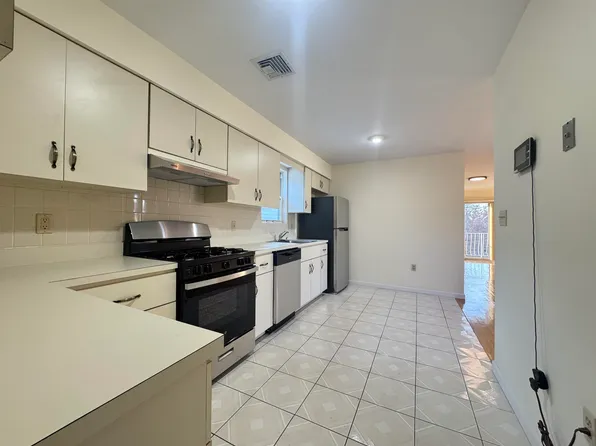 4414 Liberty Avenue image 7 of 14