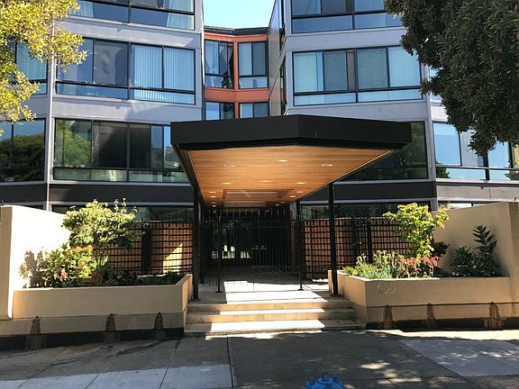3rd image of 455 Vallejo St APT 303
