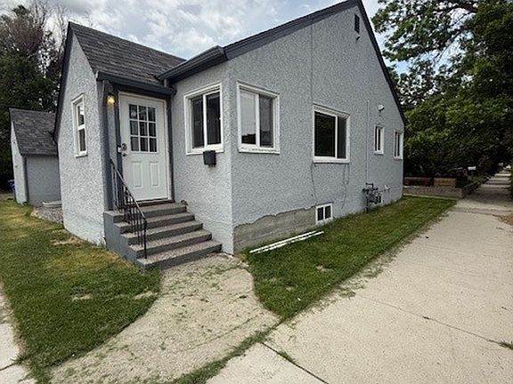 2nd image of 504 W Geyser St
