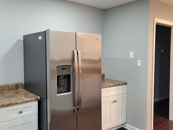 3rd image of 1806 W Clara Dr