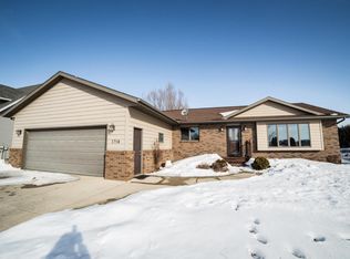 1714 28th St, Spirit Lake, IA 51360