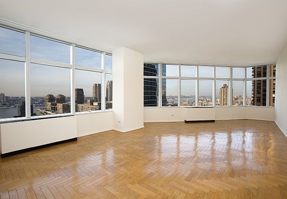 2nd image of 160 W 66th St APT 34B