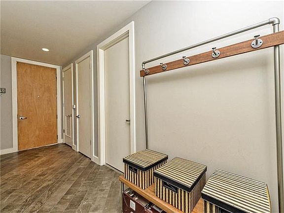 4th image of 210 Lee Barton Dr #614