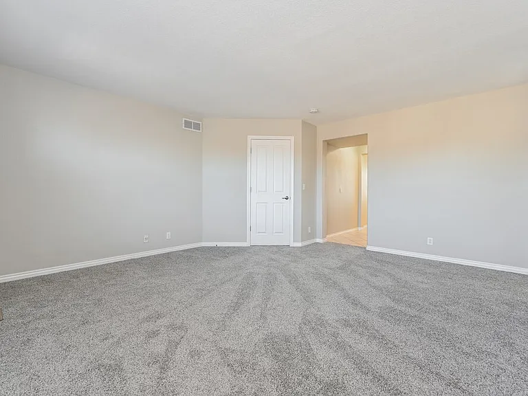 4376 Foxberry Dr — Photo 14