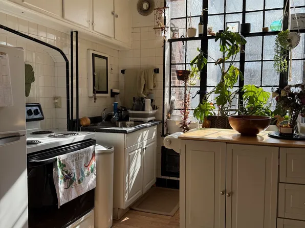 530 West 50th Street image 1 of 9