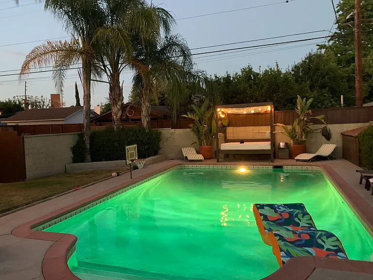 8956 Swinton Ave — Photo 69