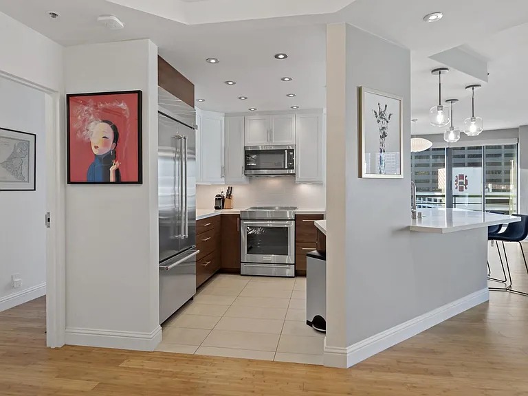 300 3rd St #801 — Photo 33