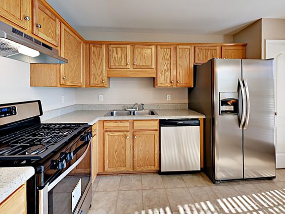 4th image of 5127 Elgin Ct