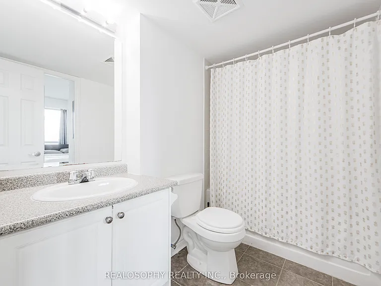 60 Fairfax Cres #421 — Photo 12