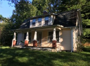 153 Sand Lick Rd, McKee, KY 40447