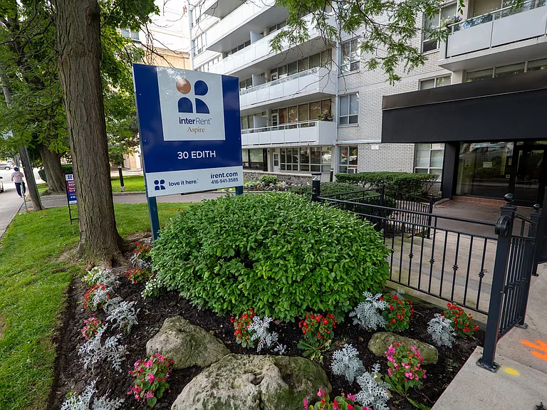 30 Edith Dr — Photo 18