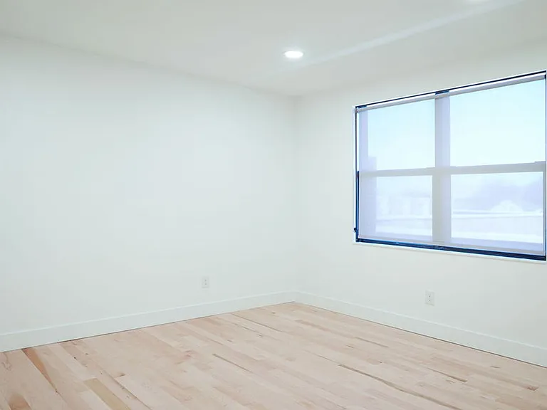 44 Warren St #306 — Photo 3