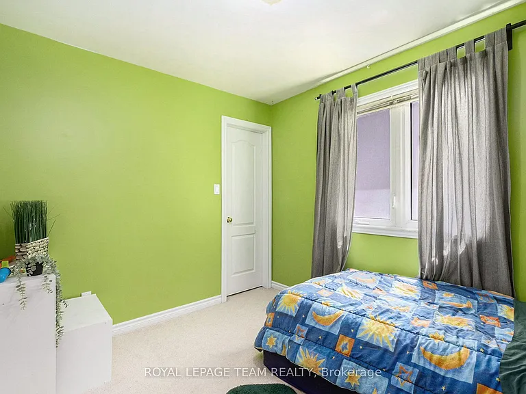 121 Drummond St — Photo 21