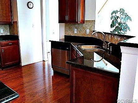 5th image of 859 Parkland Pl #859