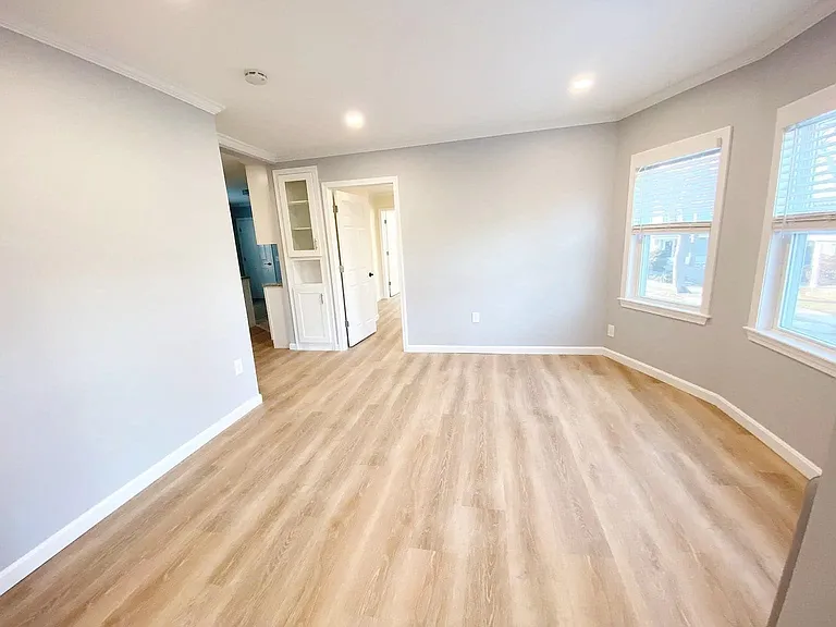 1 Vincent Ave — Photo 3