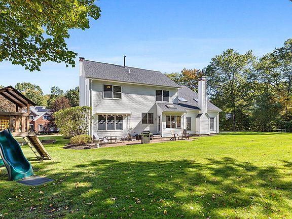 2nd image of 25 Ridge Way