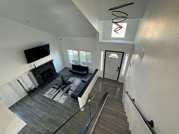 4th image of 2242 Gregory Ave