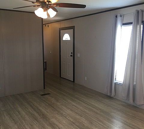 3rd image of 6670 Tulip Dr