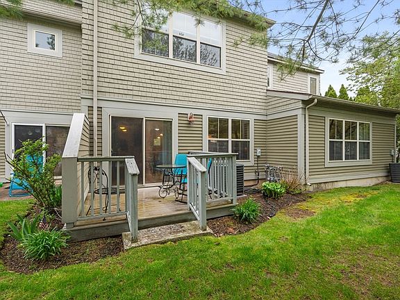 5th image of 1102 Acorn Dr #1102