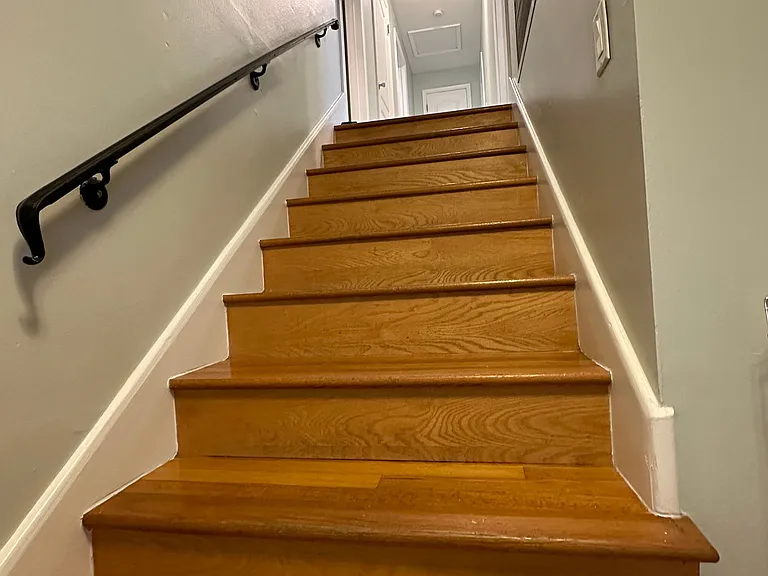 Easy access to the 3 upstairs bedrooms