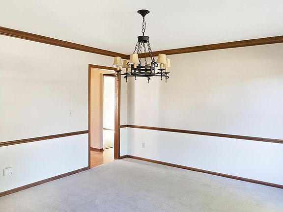 3rd image of 1926 Hyannis Cir
