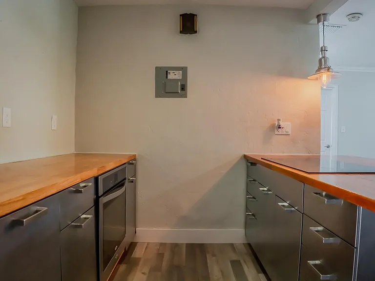 2680 NE 16th Ave — Photo 3