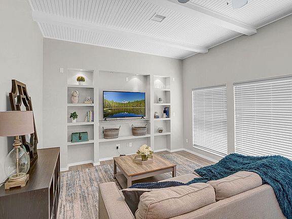 4th image of 4004 Camelot Heights Dr #C