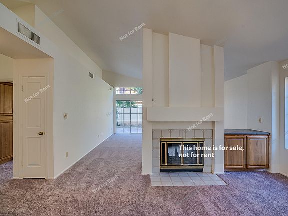 3rd image of 552 N Fountain Cir