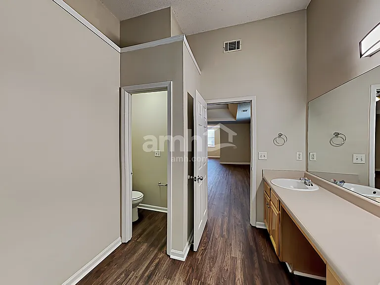 512 Hamlet Dr — Photo 12