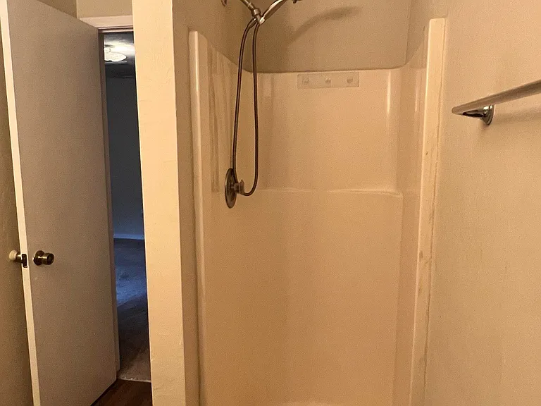 1850 Sylvan Ct — Photo 10