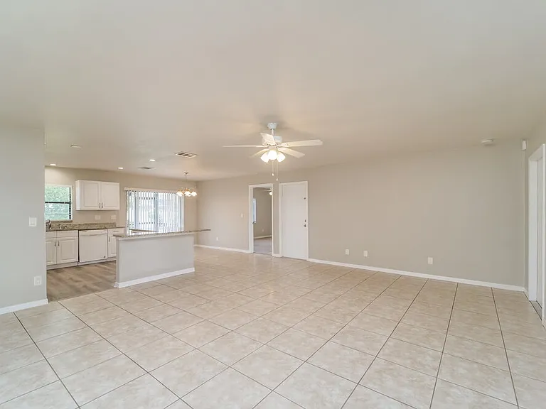 1009 Nicholas Pkwy W — Photo 5