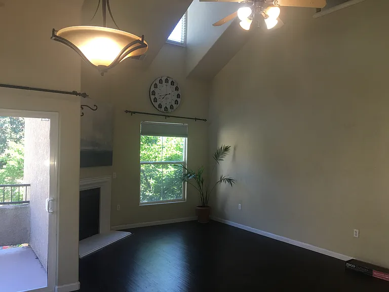 5350 Dunlay Dr — Photo 4