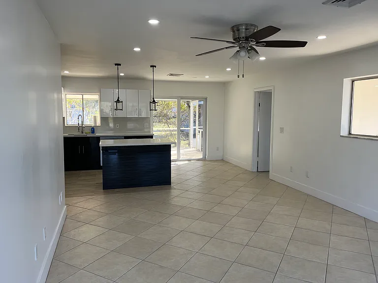 20233 Peachland Blvd — Photo 12