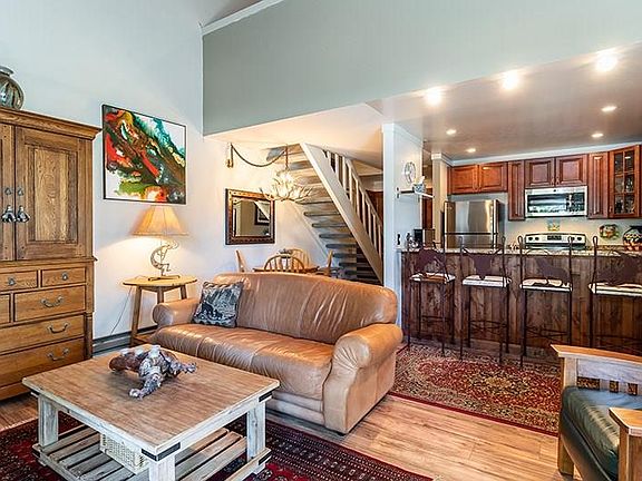 4th image of 807 Alder Ave Unit 12