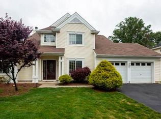 9 Cherrywood Dr, Piscataway, NJ 08854