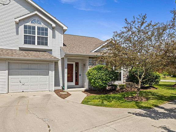 3rd image of 5715 Thornbriar Ln