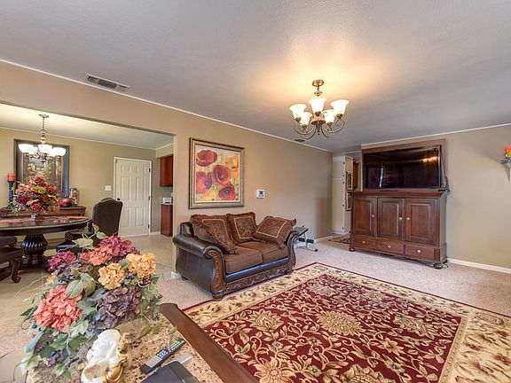 4th image of 3835 44th St