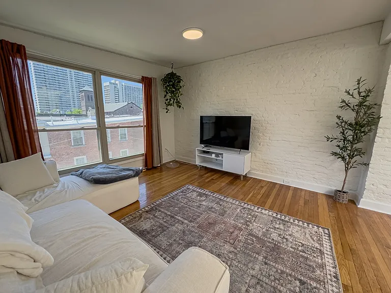 1934 Green St #3 — Photo 11