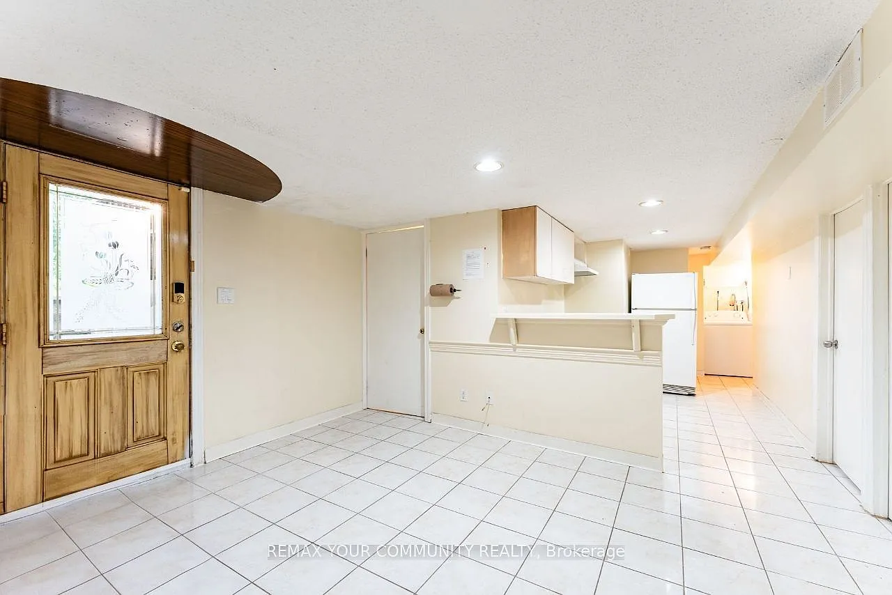 4 bed, $2,800 — Photo 2