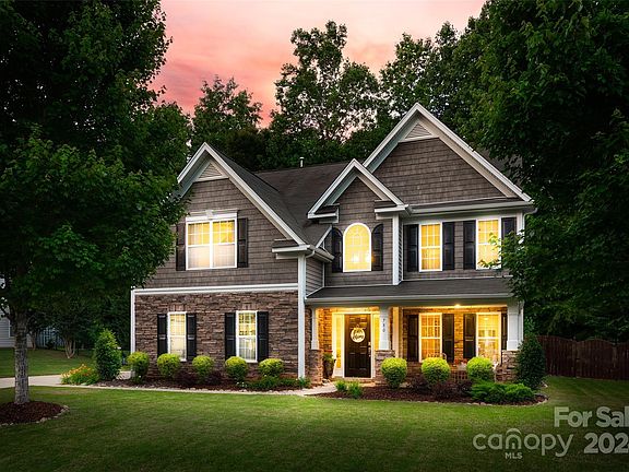 3rd image of 780 Virginia Pine Ln