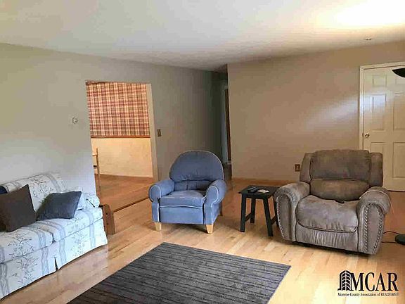 3rd image of 8528 Cottonwood Dr